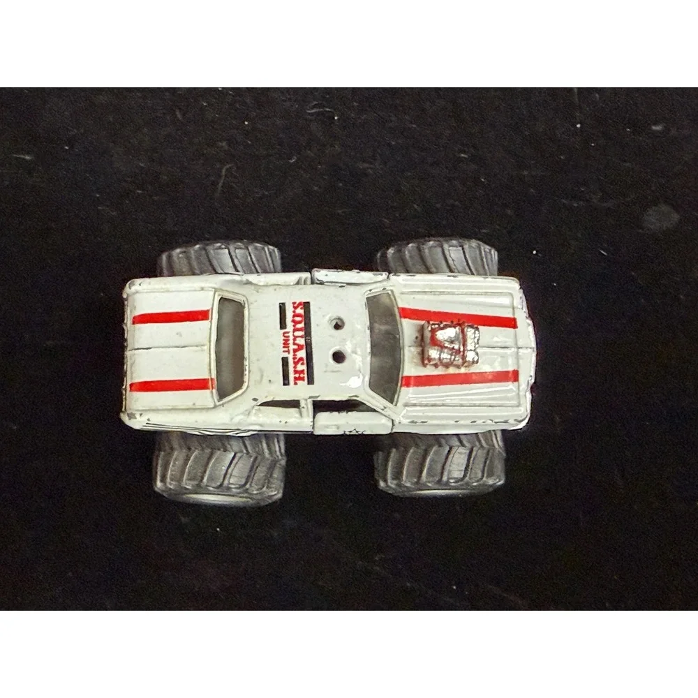 Vintage Yatming SQUASH Unit-Super Sedan, Monster Truck, Diecast White 1/64 85003